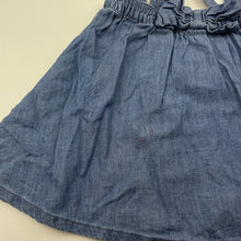 Load image into Gallery viewer, Girls H&M, chambray cotton suspender skirt, elasticated, L: 32cm, marks back skirt, FUC, size 8,