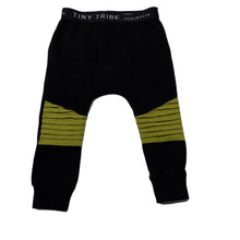 Load image into Gallery viewer, Boys Tiny Tribe, green & black stretchy leggings / bottoms, EUC, size 0,