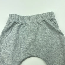 Load image into Gallery viewer, unisex Baby Berry, soft feel stretchy leggings / bottoms, FUC, size 00,