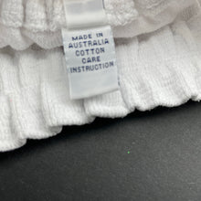 Load image into Gallery viewer, Girls HOPSCOTCH, white cotton cropped pants, elasticated, Inside leg: 22cm, GUC, size 6,