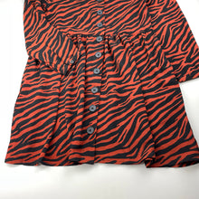 Load image into Gallery viewer, Girls lightweight, animal print long sleeve dress, no size, armpit to armpit: 34cm, shouder to cuff: 45cm, EUC, size 7-8, L: 64cm
