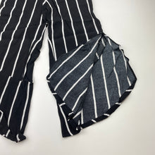 Load image into Gallery viewer, Girls Bardot Junior, striped cropped lightweight pants, elasticated, Inside leg: 42cm, GUC, size 7,