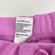 Load image into Gallery viewer, Girls H&T, fleece lined track pants, elasticated, Inside leg: 48cm, EUC, size 6,