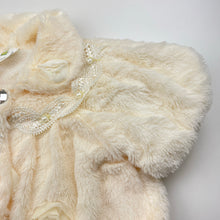 Load image into Gallery viewer, Girls CleverBean, fleece lined faux fur short sleeve jacket, L: 27cm, arpmit to armpit: 30cm, EUC, size 4-5,