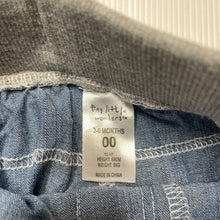 Load image into Gallery viewer, unisex Tiny Little Wonders, lightweight cotton shorts, elasticated, EUC, size 00,