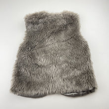 Load image into Gallery viewer, Girls Chateau De Sable, lined faux fur vest, 2 popper fasten, EUC, size 3-4,
