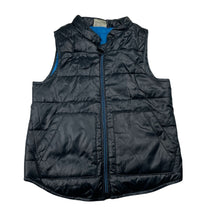 Load image into Gallery viewer, Boys Emerson, lightweight puffer vest / sleeveless jacket, EUC, size 4,
