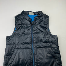Load image into Gallery viewer, Boys Emerson, lightweight puffer vest / sleeveless jacket, EUC, size 4,