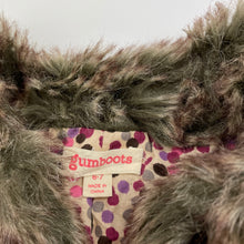 Load image into Gallery viewer, Girls Gumboots, cotton lined faux fur jacket (open style, no fastening), FUC, size 6-7,