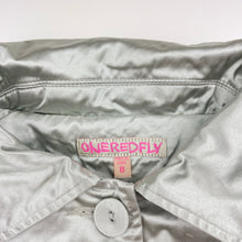 Load image into Gallery viewer, Girls ONE RED FLY, lined lightweight silver jacket, L: 47cm, light mark right cuff, FUC, size 8,