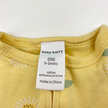 Load image into Gallery viewer, Girls Baby Berry, floral cotton zip coverall / romper, FUC, size 000,