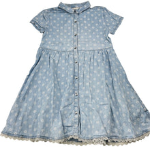 Load image into Gallery viewer, Girls 1964 Denim Co, floral chambray cotton shirt dress, mark on chest, FUC, size 6, L: 61cm