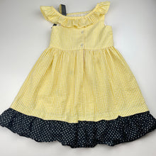 Load image into Gallery viewer, Girls Counting Daisies, embroidered gingham dress, bees, EUC, size 6, L: 63cm