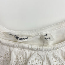 Load image into Gallery viewer, Girls Country Road, broderie cotton trim singlet / tank top, EUC, size 7,