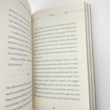 Load image into Gallery viewer, Books STAR WARS, The Legends of Luke Skywalker, by Ken Liu, paperback, EUC, size ,