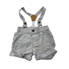 Load image into Gallery viewer, Boys Dymples, lightweight suspender shorts, elasticated, EUC, size 000,