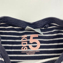 Load image into Gallery viewer, Girls Cotton On, Disney Daisy Duck tee / top, wash fade, FUC, size 5,