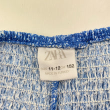 Load image into Gallery viewer, Girls Zara, strethcy lightweight floral shorts, elasticated, GUC, size 11-12,