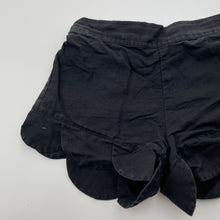Load image into Gallery viewer, Girls Country Road, scallop trim linen / cotton shorts, elasticated, EUC, size 7,