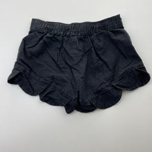 Load image into Gallery viewer, Girls Country Road, scallop trim linen / cotton shorts, elasticated, EUC, size 7,