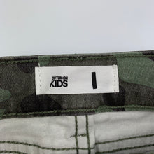 Load image into Gallery viewer, Girls Cotton On, khaki camo print stretch cotton skirt, adjustable, FUC, size 1