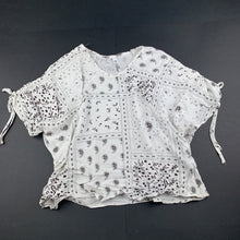 Load image into Gallery viewer, Girls KID, floral lightweight batwing top, FUC, size 8,