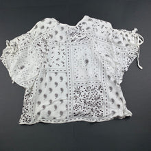 Load image into Gallery viewer, Girls KID, floral lightweight batwing top, FUC, size 8,
