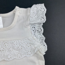 Load image into Gallery viewer, Girls Baby Berry, stretchy romper, broderie trim, FUC, size 00,