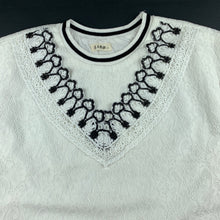 Load image into Gallery viewer, Girls lined, lace top, armpit to armpit: 40cm, L: 54cm, FUC, size 11-12,