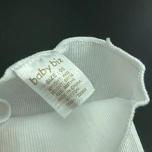 Load image into Gallery viewer, unisex Baby Biz, white ribbed cotton singlet top, FUC, size 00,