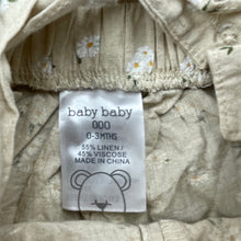 Load image into Gallery viewer, Girls Baby Baby, linen blend floral suspender skirt, elasticated, EUC, size 000,