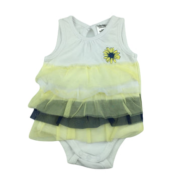 Baby Berry cute sleeveless romper / bodysuit, size 000, Pre-loved