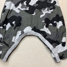 Load image into Gallery viewer, unisex Baby Berry, camo print cotton romper, EUC, size 0000,  