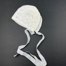 Load image into Gallery viewer, Girls hand made, knitted bonnet / hat, EUC, size 0000-000,  