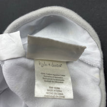 Load image into Gallery viewer, unisex Kyle &amp; Deena, lightweight cotton hat / beanie, EUC, size 000,  