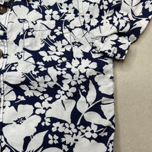 Load image into Gallery viewer, Boys Old Navy, navy &amp; white floral cotton short sleeve shirt, EUC, size 00,  
