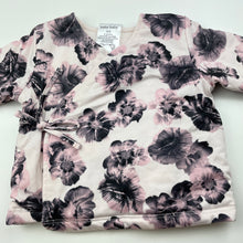 Load image into Gallery viewer, Girls Baby Baby, lightly wadded floral top, EUC, size 000,  