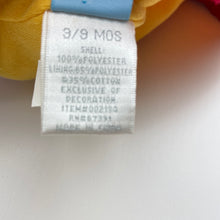 Load image into Gallery viewer, unisex Disney, Winnie the Pooh winter hat + mitts, NEW, size 00,  