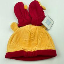 Load image into Gallery viewer, unisex Disney, Winnie the Pooh winter hat + mitts, NEW, size 00,  