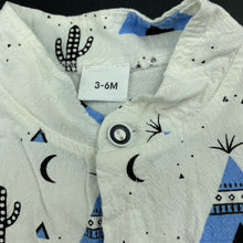 Load image into Gallery viewer, Boys lightweight, short sleeve shirt, EUC, size 00,  