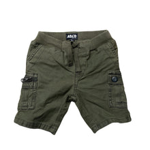 Load image into Gallery viewer, Boys ABCD Industrie, khaki stretch cotton cargo shorts, elasticated, GUC, size 0,  