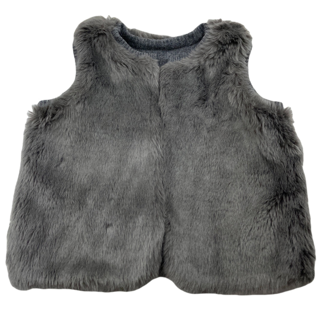 Girls reversible, knitted / faux fur vest, no labels, L: 35cm, armpit to armpit: 33cm, EUC, size 5-6,  