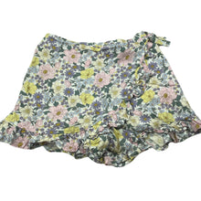 Load image into Gallery viewer, Girls Target, lined viscose / linen floral shorts, elasticated, EUC, size 6,  