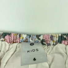 Load image into Gallery viewer, Girls Target, lined viscose / linen floral shorts, elasticated, EUC, size 6,  