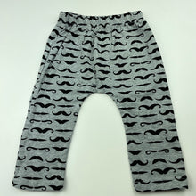 Load image into Gallery viewer, Boys grey, stretchy leggings / bottoms, elasticated, EUC, size 00,  