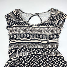 Load image into Gallery viewer, Girls stretchy, casual dress, labels removed, armpit to armpit: 35cm, FUC, size 10-12, L: 68cm