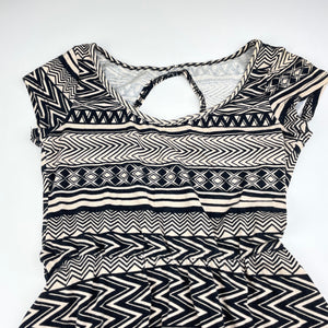 Girls stretchy, casual dress, labels removed, armpit to armpit: 35cm, FUC, size 10-12, L: 68cm
