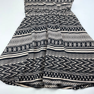 Girls stretchy, casual dress, labels removed, armpit to armpit: 35cm, FUC, size 10-12, L: 68cm