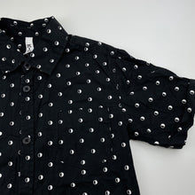 Load image into Gallery viewer, Boys KID, black &amp; white cotton short sleeve shirt, EUC, size 7,  