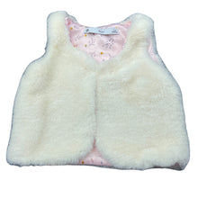 Load image into Gallery viewer, Girls Target, cream faux fur vest, EUC, size 00,  